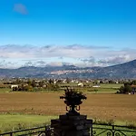 Ξενοδοχείο με διαμερίσματα Seipetali 4*