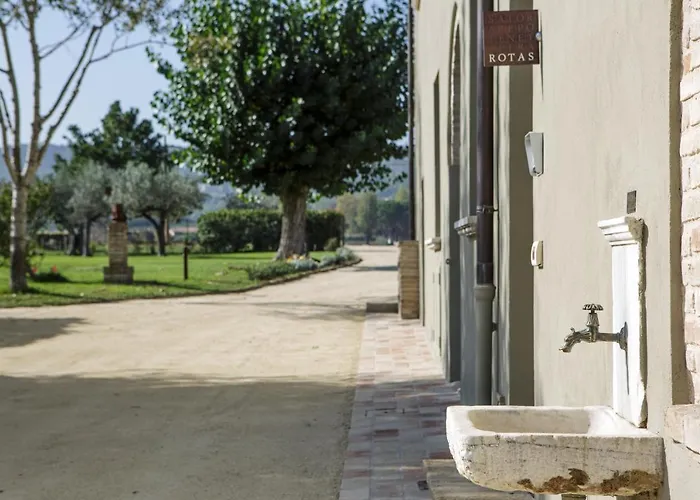 Ξενοδοχείο με διαμερίσματα Seipetali Cannara